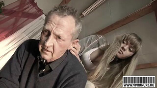 Дед и внучка